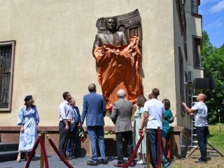 В Москве установили мемориальную доску в память о президенте АН СССР Гурии Марчуке. Фото: Управление пресс-службы РАН