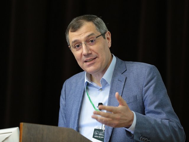Реальное видео от сгенерированного отличат по специальной «подписи». Фото: Ольга Мерзлякова / Научная Россия
