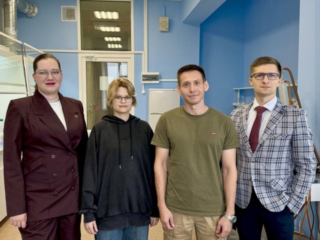 Источник Дмитрий Болотин