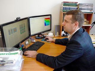 Игорь Михайлов за работой. Автор фото Ирина Баранова