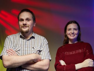 Физик Антон Шейкин и корреспондент портала «Научная Россия» Янина Хужина. Фото: Елена Либрик / «Научная Россия»