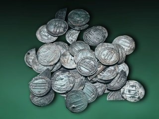 Клад восточных монет. Побережье Калининградского залива. Источник ИА РАН