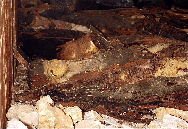 10 февраля 2006 года. В Долине Царей (Египет) впервые за 84 года нашли новую гробницу