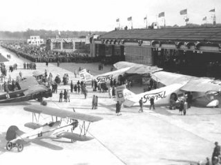 13 апреля 1925 года. В США заработала первая коммерческая грузовая авиалиния