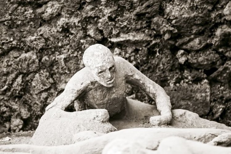 Жертва, погибшая в Помпеях после извержения Везувия