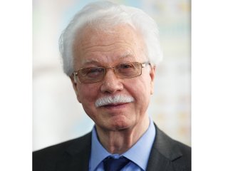 Научный руководитель Института проблем нефти и газа РАН академик Анатолий Николаевич Дмитриевский. Фото: Николай Малахин / «Научная Россия»