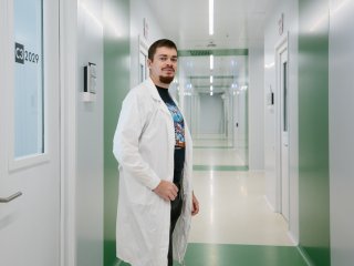 Биолог Артем Исаев. Фото: Ольга Мерзлякова / «Научная Россия»