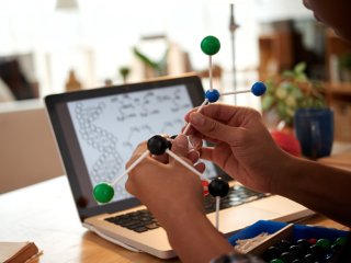 Мыслить как ученый: создан искусственный интеллект с интуицией профессионального химика. Фото: pressfoto / фотобанк Freepik