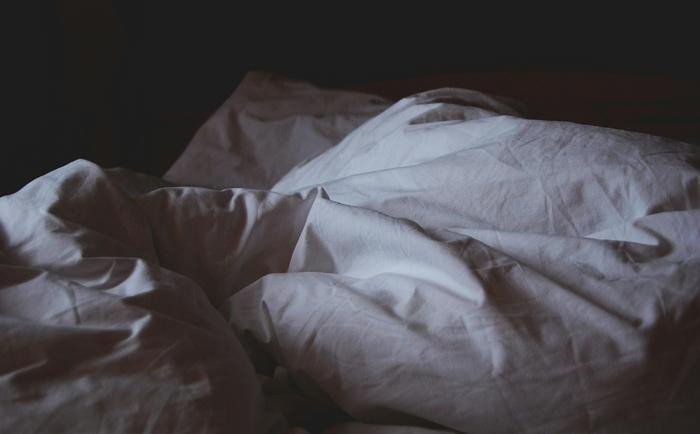 Исследователи изучают влияние недосыпа на мозг. Фото: Krista Mangulsone, Unsplash (CC0, https://creativecommons.org/publicdomain/zero/1.0/)