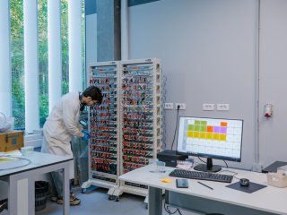 Тестерная для электрохимических исследований ячеек. Фото: Ольга Мерзлякова / «Научная Россия»