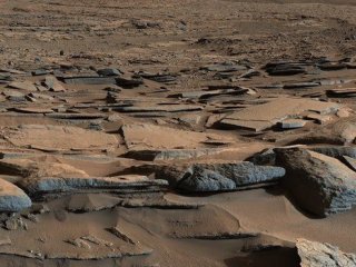 Вода на Марсе все-таки есть, а жизни — нет
