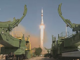 В космос успешно запущен корабль "Союз МС-14" с антропоморфным роботом Skybot F-52