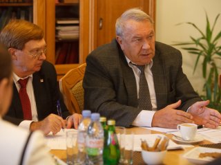 В. Е. Фортов встретился с делегацией ученых Национальной академии США