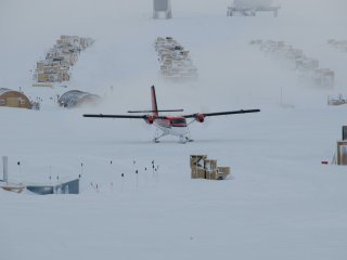 Догнать и перегнать: первая советская антарктическая станция «Мирный». Источник: NOAA / Фотобанк Unsplash 