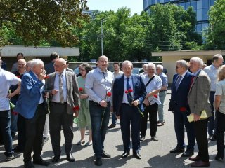 В Москве установили мемориальную доску в память о президенте АН СССР Гурии Марчуке. Фото: Управление пресс-службы РАН