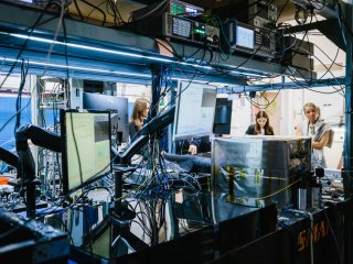 Вселенная квантовых вычислений: ФИАН и «Росатом» познакомили журналистов с технологиями будущего. Фото: Ольга Мерзлякова / «Научная Россия»