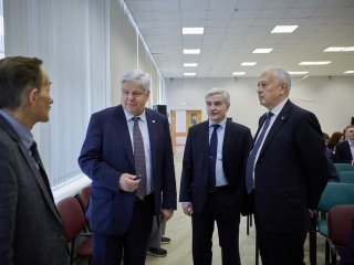 Пленарная сессия «Наука на пилотируемых орбитальных станциях» состоялась в ИКИ РАН 6 апреля. Фото: Елена Либрик / «Научная Россия»