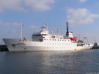 ФАНО отказывается спасти научное судно «Академик Николай Страхов» на Шри-Ланке