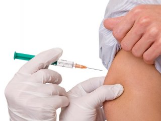 Взрослые люди чаще страдают при вакцинации от гриппа