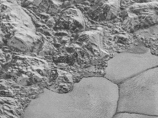 Ученые раскрывают тайны образования дюн на Плутоне