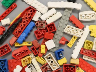 Legos может разрушаться в океане сотни лет