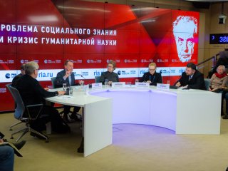 Заседание Зиновьевского клуба