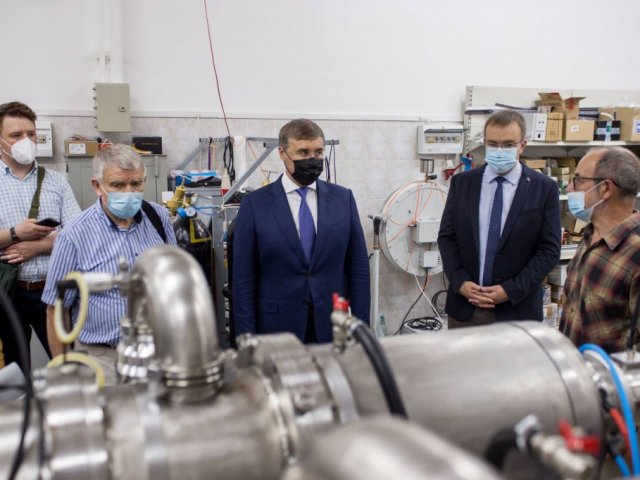 Летающая лаборатория, лазеры и нанотехнологии