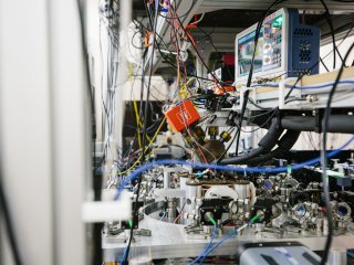 Вселенная квантовых вычислений: ФИАН и «Росатом» познакомили журналистов с технологиями будущего. Фото: Ольга Мерзлякова / «Научная Россия»