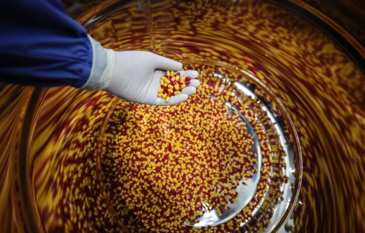 Производство противовирусного препарата "Триазавирин" © Донат Сорокин/ ТАСС