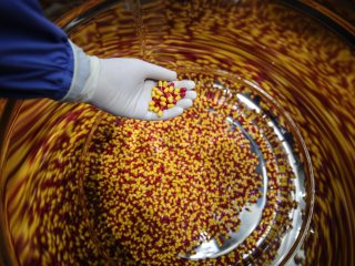 Производство противовирусного препарата "Триазавирин" © Донат Сорокин/ ТАСС