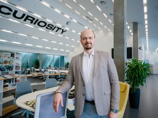 Натрий-ионные аккумуляторы: зарождение отрасли. Интервью с замдиректора Центра энергетических технологий Сколтеха Станиславом Федотовым. Фото: Ольга Мерзлякова / «Научная Россия»