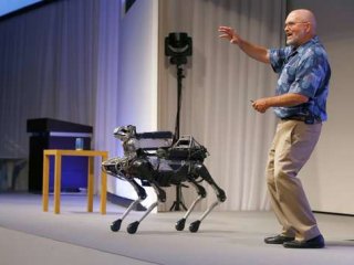 Роботы-собаки компании Boston Dynamics поступят в продажу в следующем году