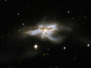 Исследование ученых из США показывает связь между черными дырами и звездообразованием