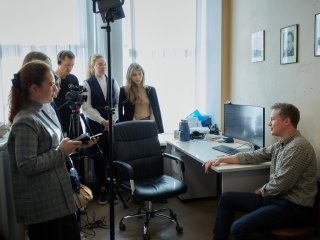 ИИ в химии, новые материалы и «переключаемые» молекулы. Студенческий тур в ИОНХ РАН. Фото: Елена Либрик / «Научная Россия»