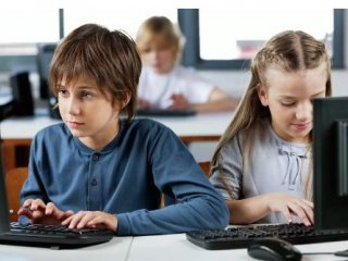 Ученые выяснили, как на психику школьников воздействует цифровая среда