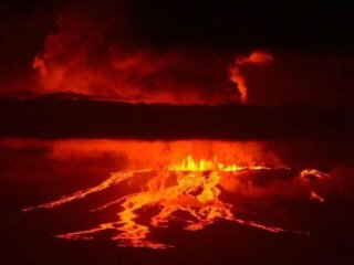Извержение вулкана на Галапагосах