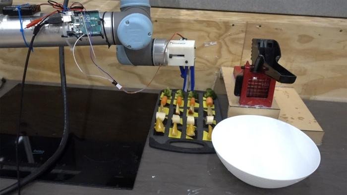 Робот-повар учится воссоздавать рецепты, просматривая видеоролики о еде