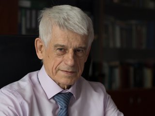 Главный научный сотрудник Физико-технического института им. А.Ф. Иоффе академик Андрей Георгиевич Забродский. Фото: Юрий Соколов / «Научная Россия»