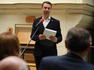 Лауреатов премии OGANESSON–2025 наградили в зале Микеланджело Пушкинского музея. Фото: Николай Малахин / Научная Россия