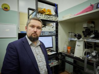 Д.В. Абрамочкин в лаборатории по изучению клеточной электрофизиологии сердца. Фото: Елена Либрик / «Научная Россия»