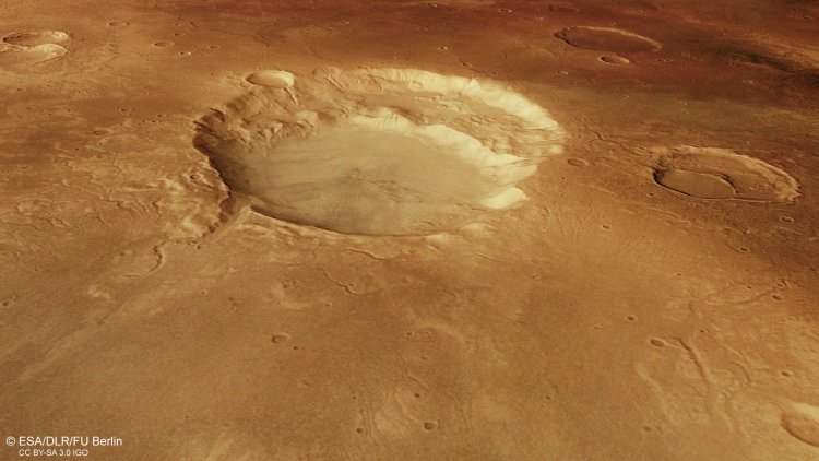 Кратер на Марсе: результат столкновения или супервулкан