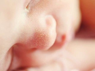 Ученые обнаружили генетические причины нескольких видов рака у новорожденных