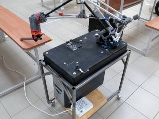 Робот-манипулятор на шасси