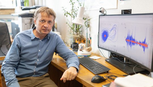 Дмитрий Александров, руководитель лаборатории многомасштабного математического моделирования УрФУ. Фото: Илья Сафаров