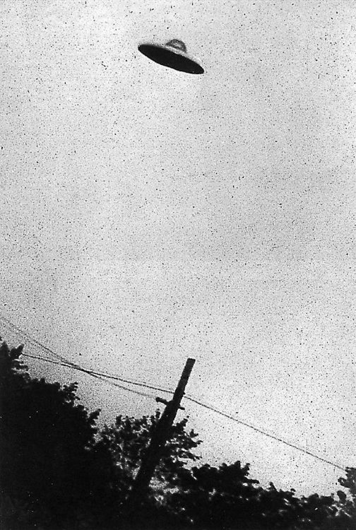 НЛО, якобы наблюдавшийся в Нью-Джерси в 1952 г. (доказанная подделка). Из архивов ЦРУ