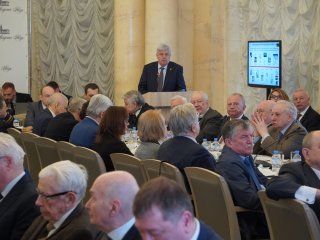 Космическую науку, ядерные двигатели и лунные базы обсудили на заседании президиума РАН. Фото: Никита Ланской / Научная Россия