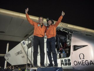 Самолет Solar Impulse 2 завершил кругосветный полет