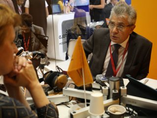 Президент РАН Александр Сергеев в прямом эфире радио Sputnik, Казахстан