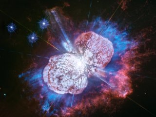«Хаббл» сфотографировал космический взрыв, который длится с 1838 года