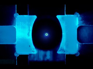 Ученые охладили наночастицу до квантового предела